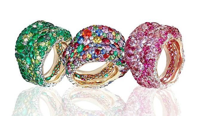 Koktajl kolorów pierścionków Fabergé: szmaragdy, różowe diamenty, fioletowe szafiry, turkusowe turmaliny Paraiba