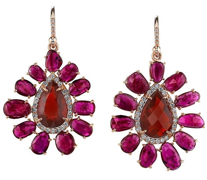 Kolczyki Irene Neuwirth z rubinami, meksykańskimi ognistymi opalami i diamentami. Jesień 2013: biżuteria z wybiegów mody