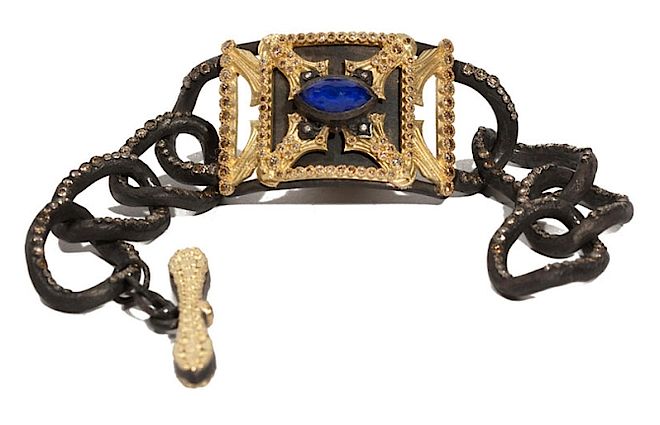 Bransoletka Armenta z lapis lazuli. Biżuteria w gotyckim stylu