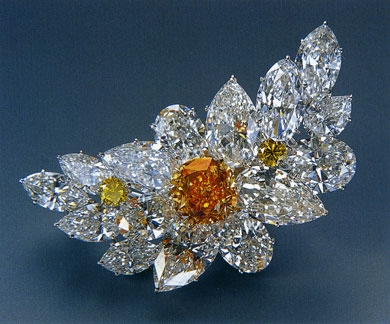 Brosza z diamentem The Pumpkin. Największy pomarańczowy diament na świecie