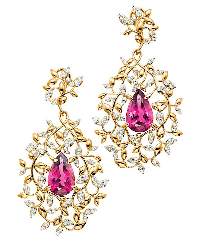 Kolczyki z kolekcji Olive Leaf: rubiny, diamenty w 18-karatowym złocie. Nowa kolekcja biżuterii Tiffany & Co.: Liść oliwny