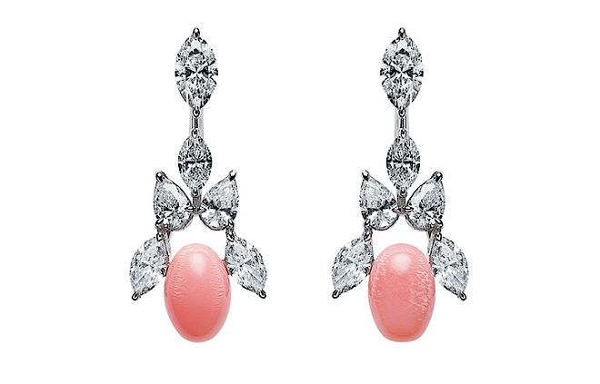 Diamentowe kolczyki Mikimoto z perłami muszlowymi. Różowe perły - pożądane cuda natury