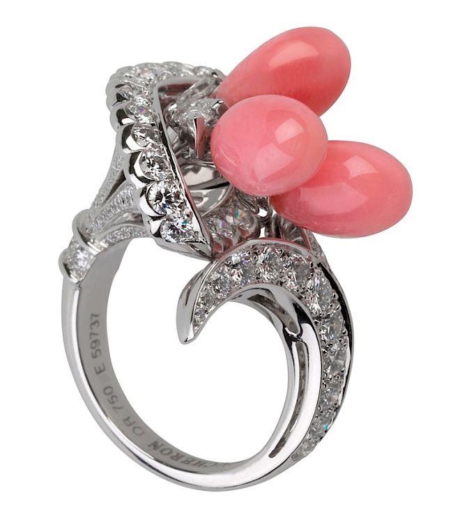Pierścień Boucheron Victoria z perłami muszlowymi. Różowe perły - pożądane cuda natury
